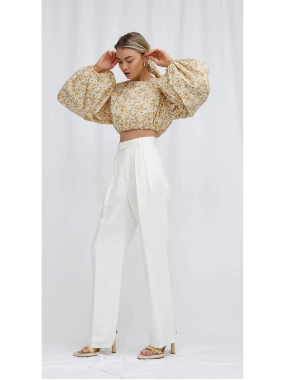 NEW Anthropologie Significant Other Asta Yellow Floral Balloon slv Crop Blouse 6
